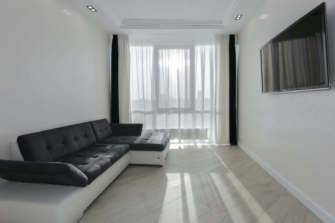 Black&White Apartment In Smart Plaza Κίεβο Εξωτερικό φωτογραφία