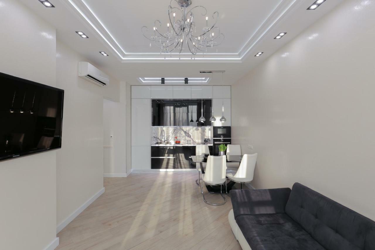 Black&White Apartment In Smart Plaza Κίεβο Εξωτερικό φωτογραφία