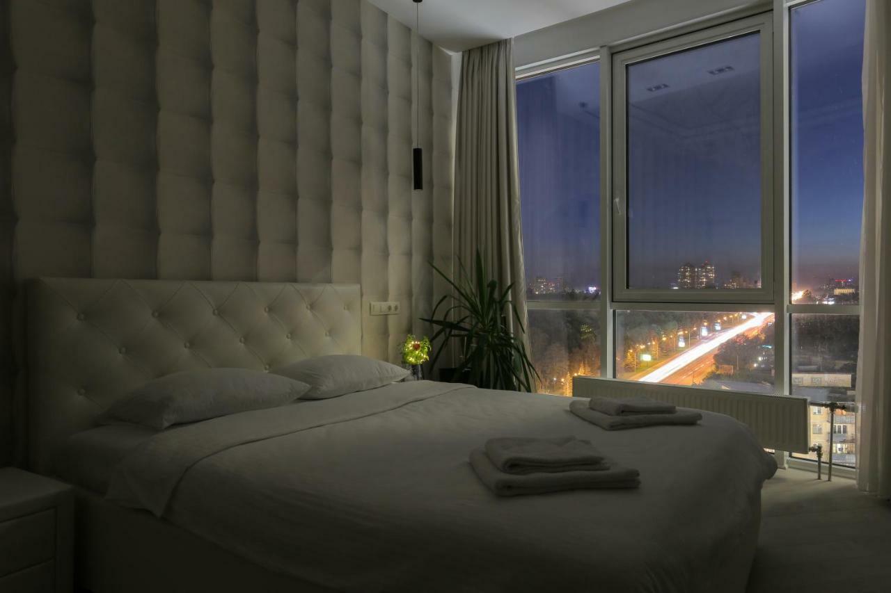 Black&White Apartment In Smart Plaza Κίεβο Εξωτερικό φωτογραφία
