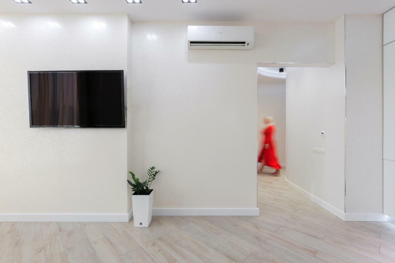 Black&White Apartment In Smart Plaza Κίεβο Εξωτερικό φωτογραφία
