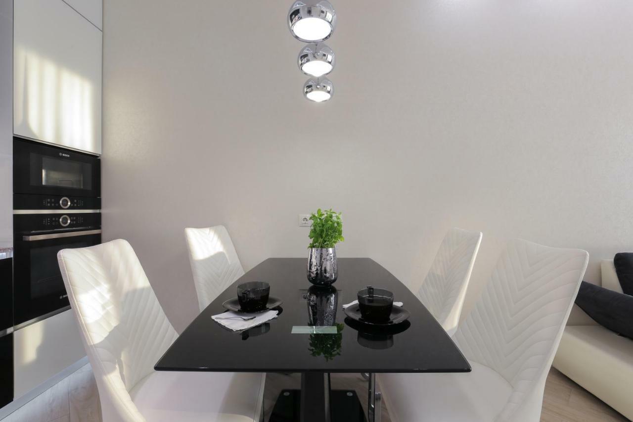 Black&White Apartment In Smart Plaza Κίεβο Εξωτερικό φωτογραφία