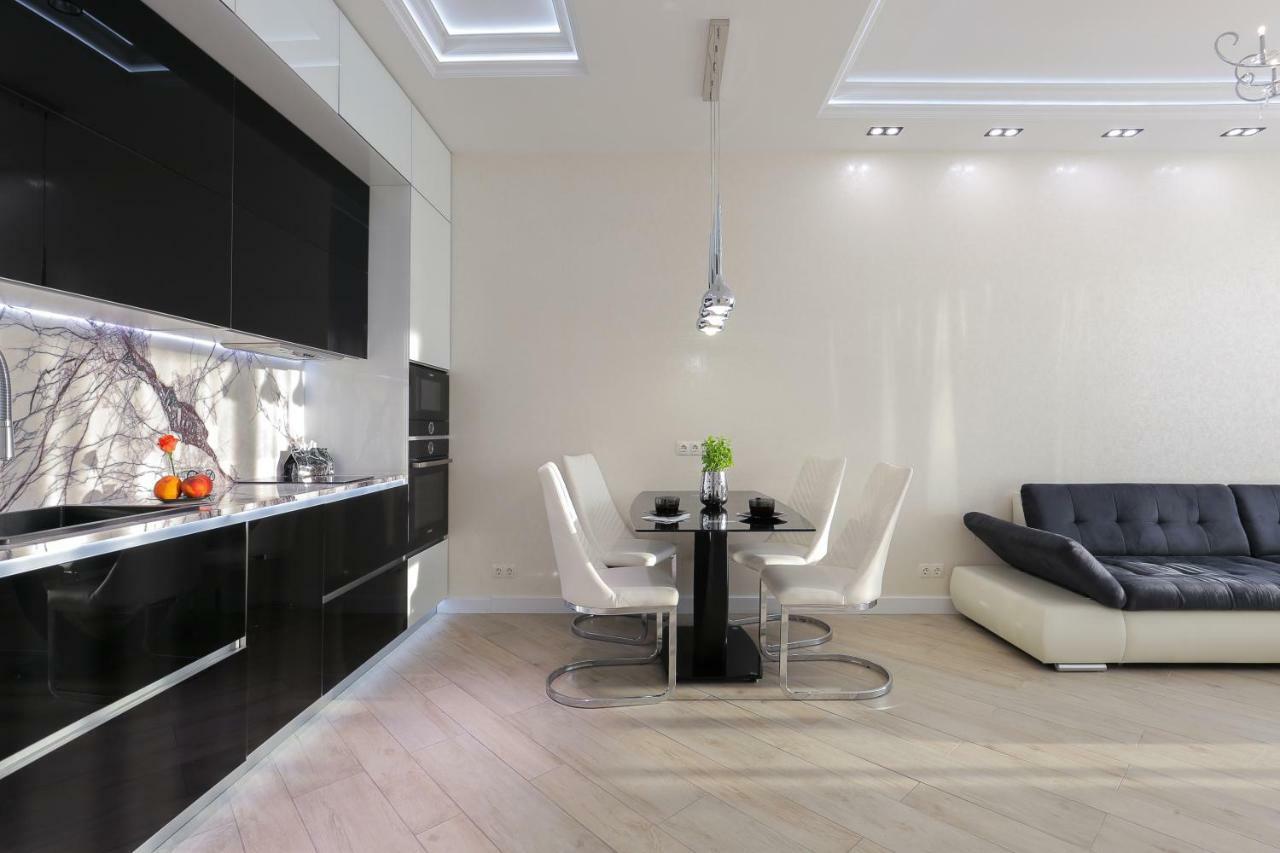Black&White Apartment In Smart Plaza Κίεβο Εξωτερικό φωτογραφία